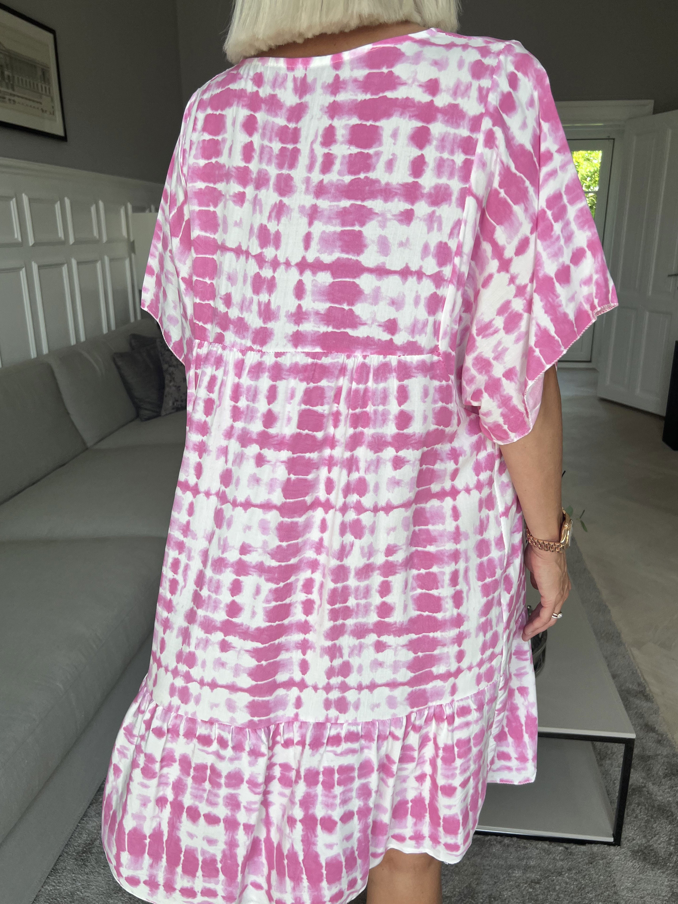 Amanza - Sød tunikakjole i viskose med batikmønster